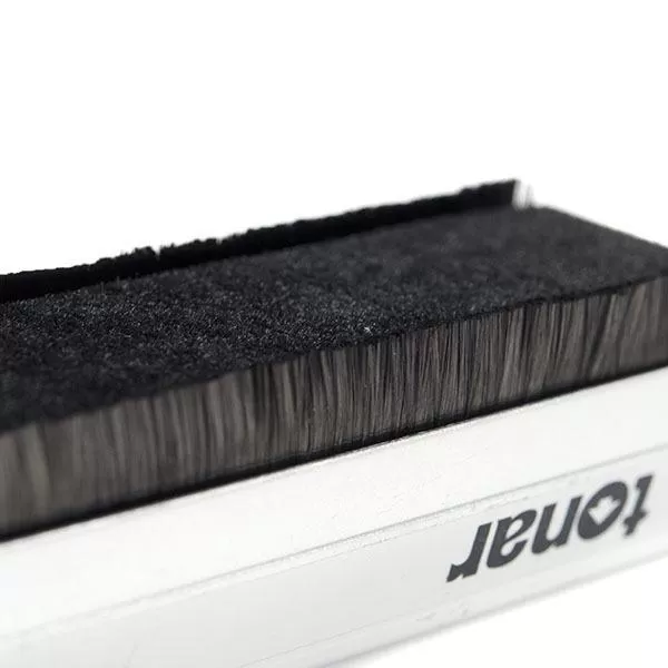 Tonar Dustaway carbon fiber and velvet record brush