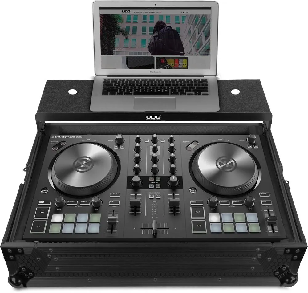 UDG Ultimate Flight Case NI Kontrol S2 MK3 Black Plus (L)
