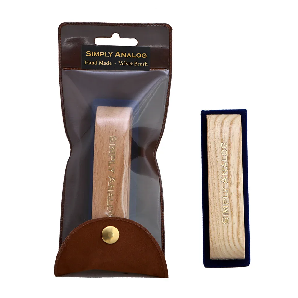 Simply Analog Anti-static Handmade Brown Oak Wooden Velvet Brush